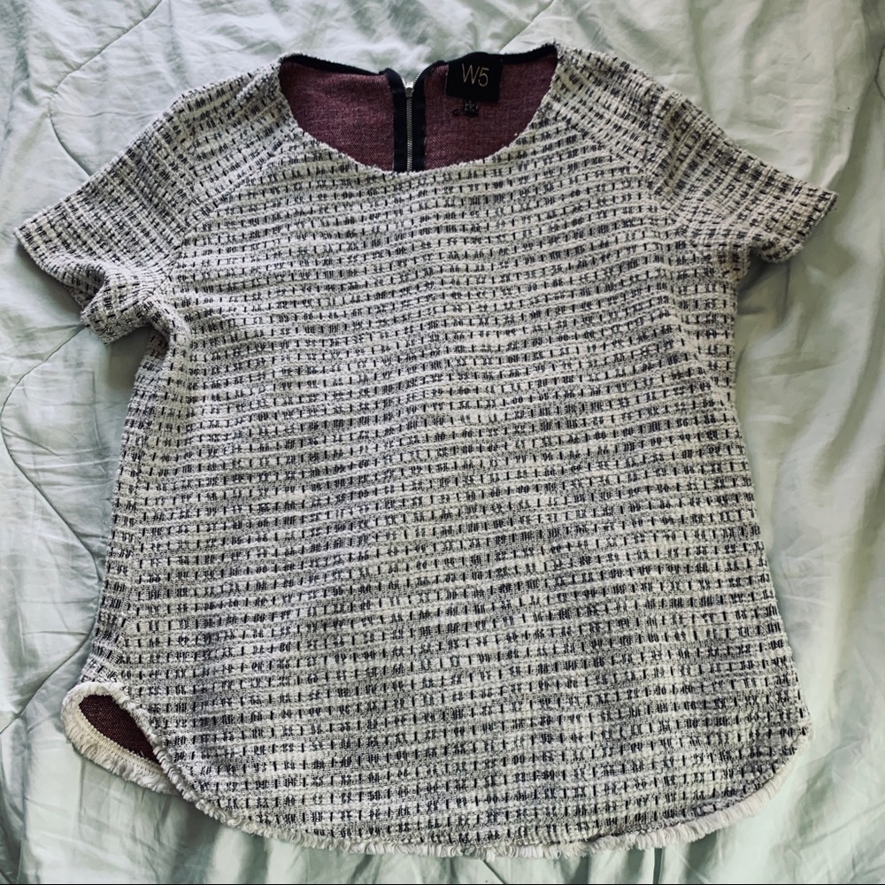 W5 texturized semi-casual top